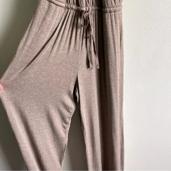 Max Studio Tan Women's Sleeveless Wide Leg Surplice Neck Jumpsuit size medium - Picture 6 of 8